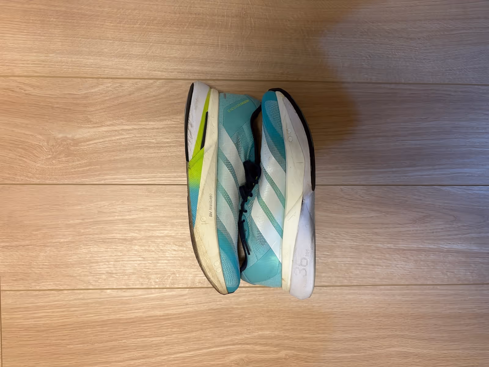 ADIZERO BOSTON。早めの Jog で時々使用