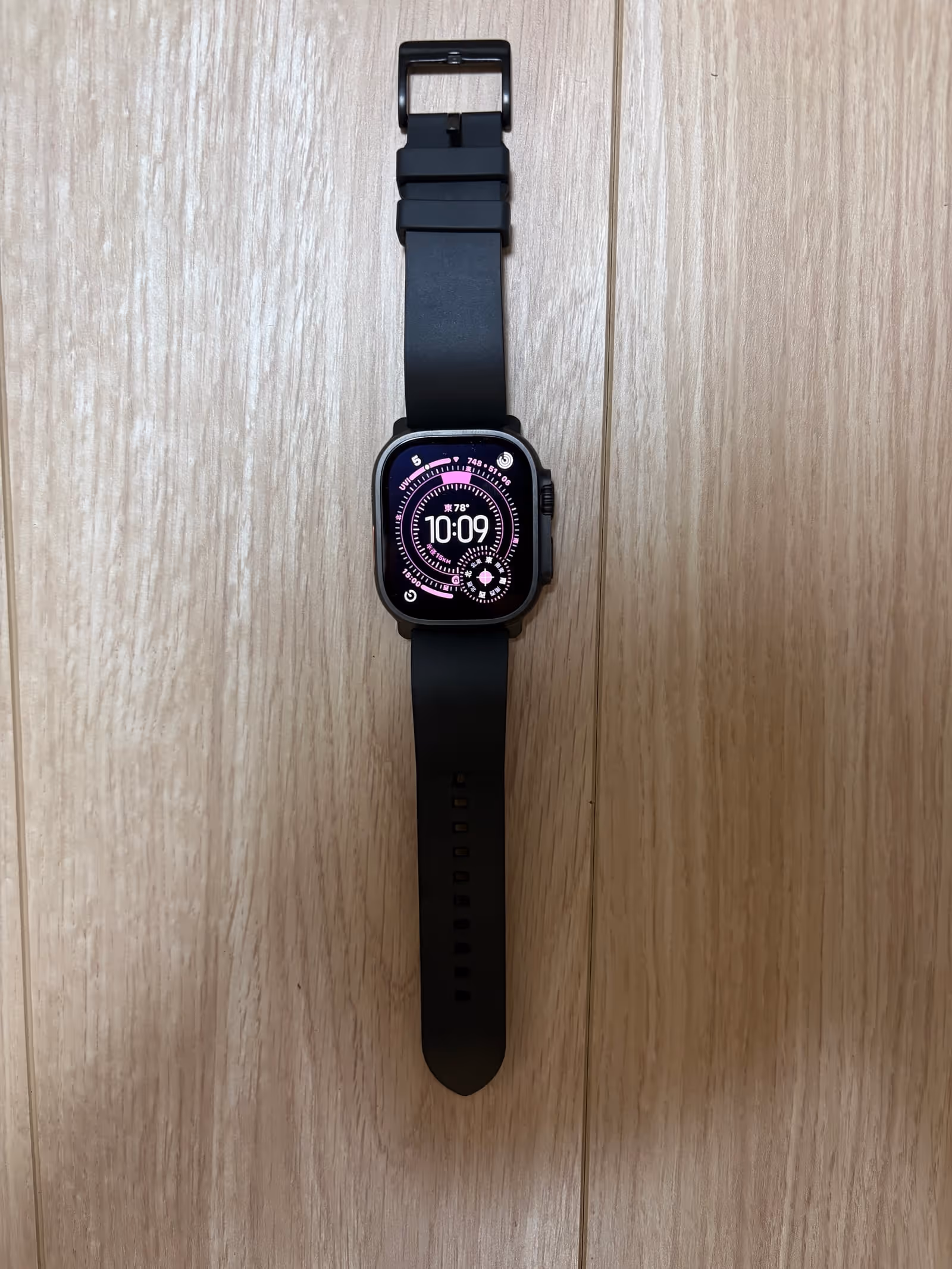 Apple Watch Ultra 2。49mm GPS + Cellular モデル、バンドは純正トレイルループ